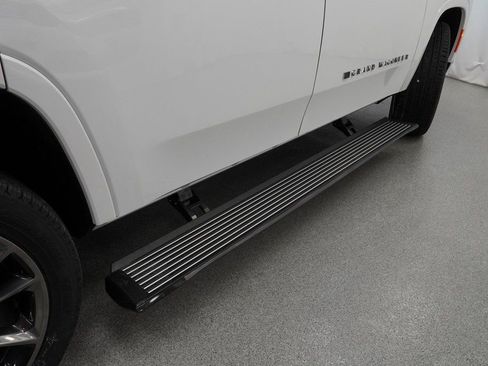 New 2025 Jeep Grand Wagoneer Series III w/ Rear Seat Video Group 1 image 39