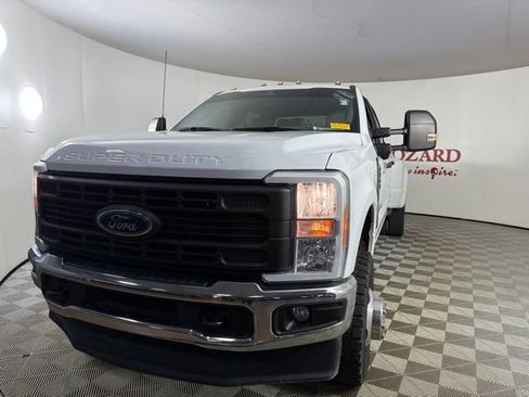 Used 2023 Ford F350 XL w/ 360-Degree Camera Package AWD/4WD image 4