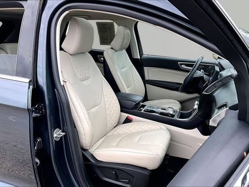 Used 2024 Ford Edge Titanium w/ Equipment Group 301A AWD/4WD image 7