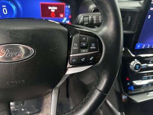 Used 2022 Ford Explorer Platinum w/ Equipment Group 601A AWD/4WD image 15