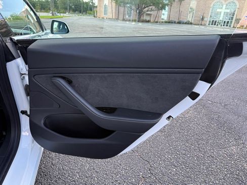 Used 2018 Tesla Model 3 Mid Range RWD image 19