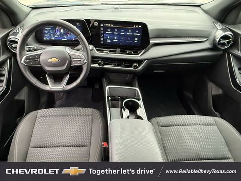 Used 2025 Chevrolet Equinox LT image 11