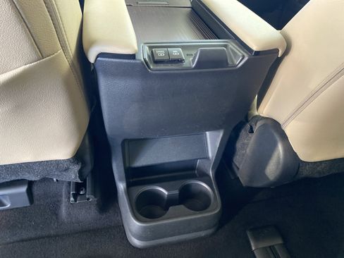 Used 2021 Toyota Sienna XLE image 26