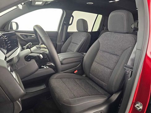 Used 2025 Chevrolet Traverse LT w/ Driver Confidence Package image 23