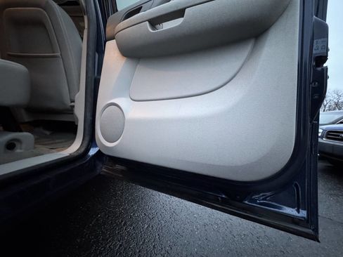 Used 2012 Chevrolet Avalanche LT image 25