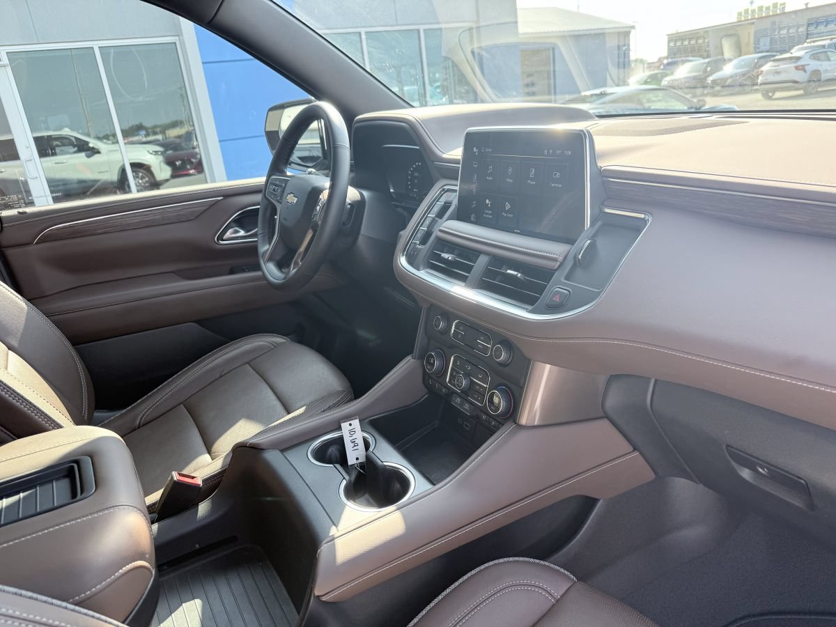 Used 2024 Chevrolet Tahoe High Country RWD image 13