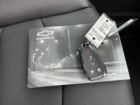 Used 2024 Chevrolet Equinox Premier AWD/4WD image 25