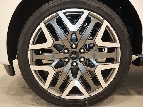 New 2025 Ford Expedition Platinum w/ Platinum Ultimate Package image 45