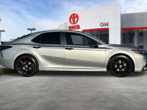 Certified 2021 Toyota Camry SE image 3