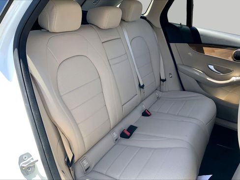 Used 2018 Mercedes-Benz GLC 300 4MATIC image 19