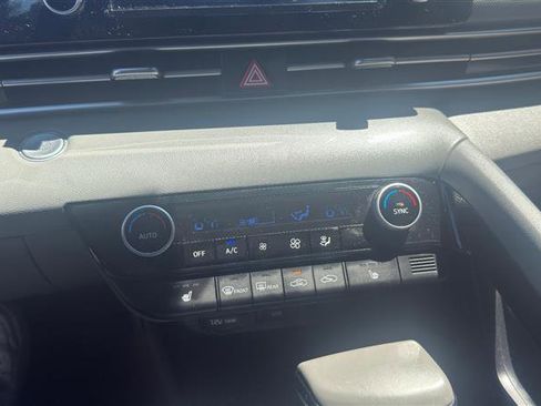 Used 2021 Hyundai Elantra SEL w/ Convenience Package FWD image 34