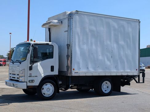 Used 2019 Isuzu NPR RWD image 3