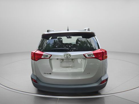 Used 2015 Toyota RAV4 LE FWD image 3