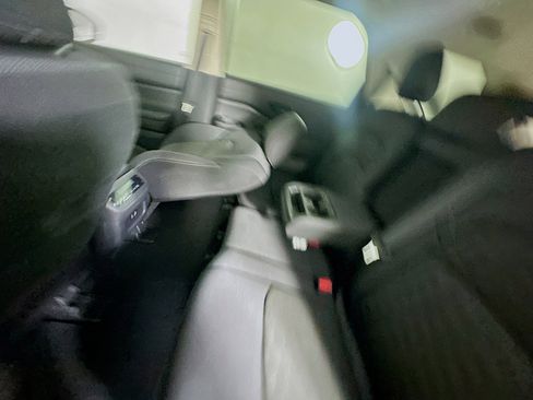 Used 2025 Nissan Pathfinder SV FWD image 27