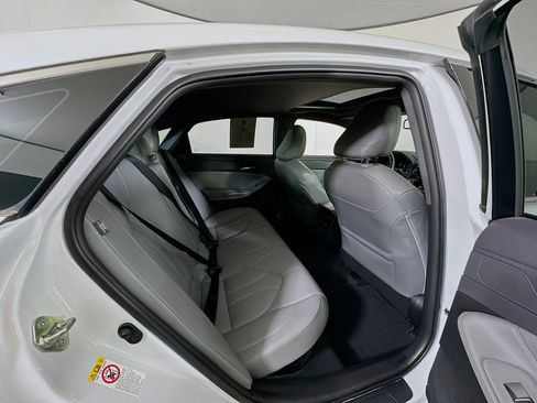 Used 2019 Toyota Avalon XLE w/ Moonroof Package image 30