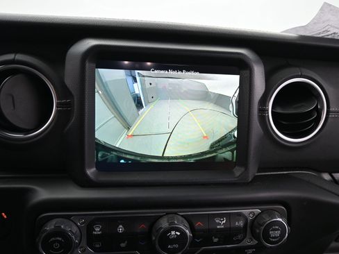 Used 2023 Jeep Wrangler Sahara w/ Cold Weather Group image 21