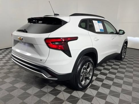Used 2024 Chevrolet Trax LT w/ Driver Confidence Package FWD image 11