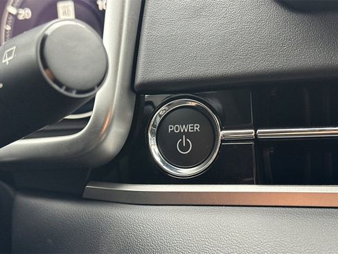 New 2025 Mitsubishi Outlander SEL image 23