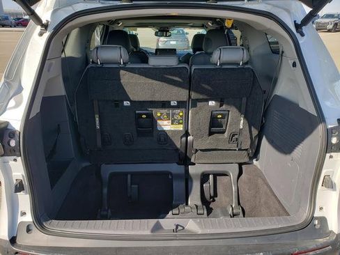 Used 2024 Toyota Sienna XLE image 7