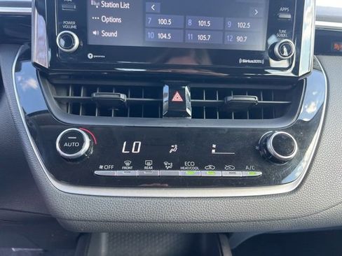Used 2022 Toyota Corolla LE image 19