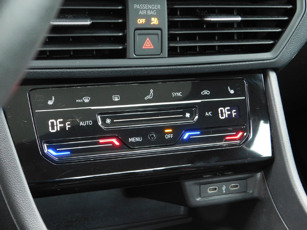 Used 2026 Volkswagen Jetta SE FWD image 22