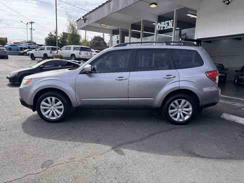 Used 2011 Subaru Forester 2.5X Premium AWD/4WD image 3