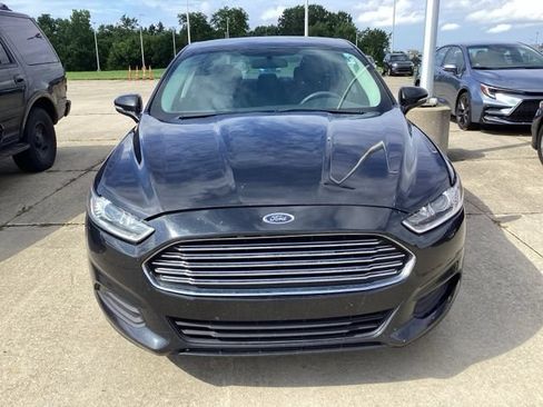 Used 2015 Ford Fusion SE FWD image 2