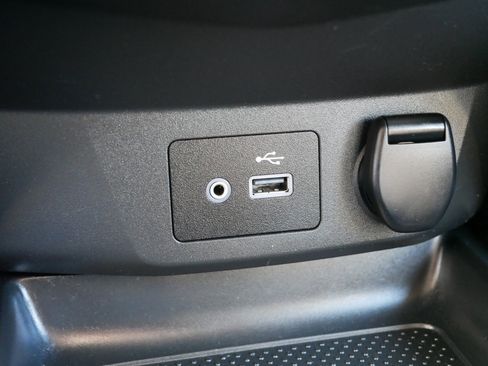 Used 2021 Nissan Rogue Sport S image 33