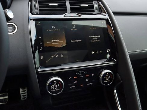 Certified 2024 Jaguar E-PACE R-Dynamic SE image 18