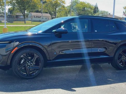 Certified 2024 Chevrolet Equinox EV RS image 6