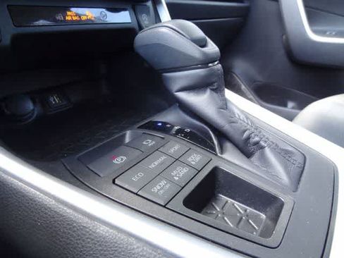 Used 2023 Toyota RAV4 LE AWD/4WD image 25