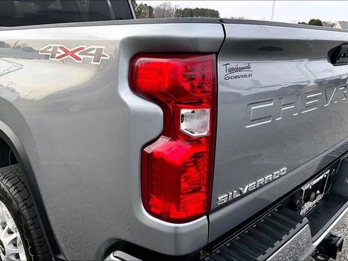 Used 2024 Chevrolet Silverado 2500 LT image 25
