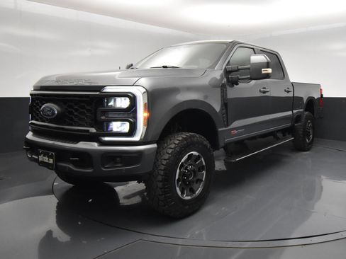 Used 2023 Ford F250 Lariat w/ Lariat Ultimate Package AWD/4WD image 2