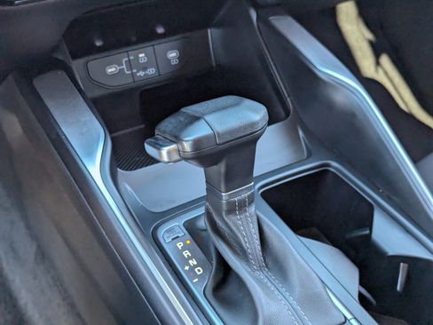 Certified 2025 Kia Sorento LX image 28