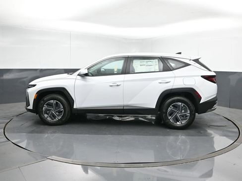 New 2026 Hyundai Tucson Blue SE image 3