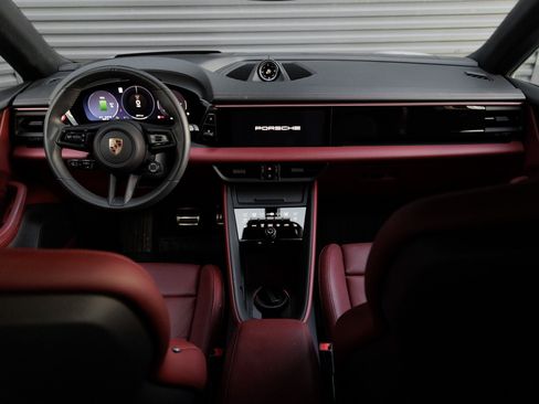 Used 2025 Porsche Macan 4S Electric image 17