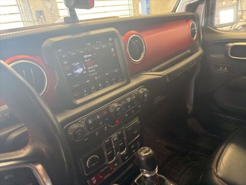 Used 2018 Jeep Wrangler Unlimited Rubicon AWD/4WD image 5
