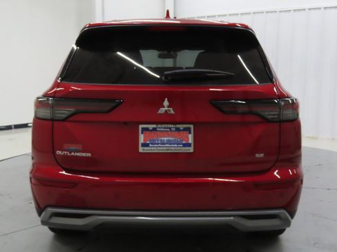 New 2025 Mitsubishi Outlander SE image 4
