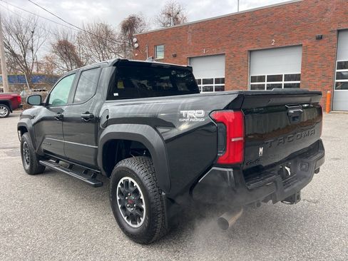 Used 2024 Toyota Tacoma TRD Sport image 3