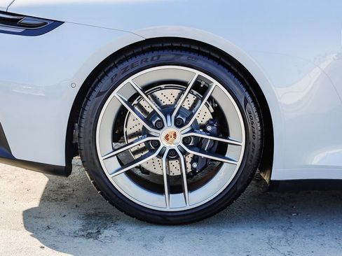 Used 2025 Porsche 911 Carrera image 11