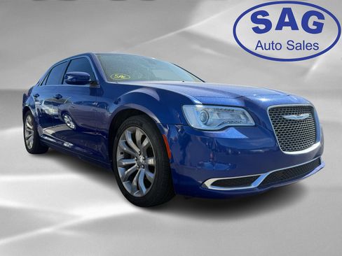 Used 2019 Chrysler 300 Touring L w/ Quick Order Package 22F image 2