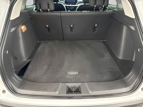 Used 2024 Chevrolet Trax LT w/ Sunroof Package FWD image 10