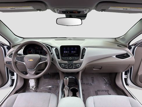 Used 2020 Chevrolet Malibu LS w/ Driver Confidence Package II FWD image 3