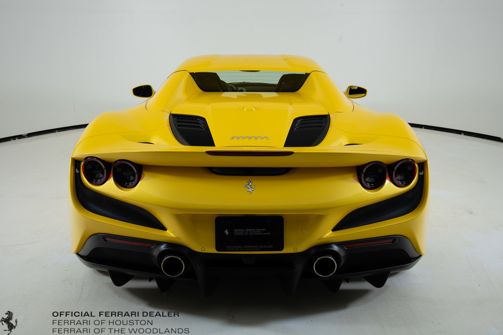 Used 2021 Ferrari F8 Tributo RWD image 31