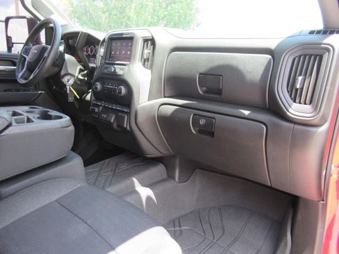 Used 2022 Chevrolet Silverado 2500 Custom w/ Custom Convenience Package AWD/4WD image 11