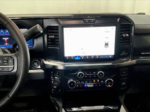 Certified 2025 Ford F250 Lariat w/ Black Appearance Package AWD/4WD image 5