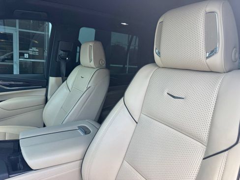 Certified 2023 Cadillac Escalade Premium Luxury w/ Performance Package AWD/4WD image 20