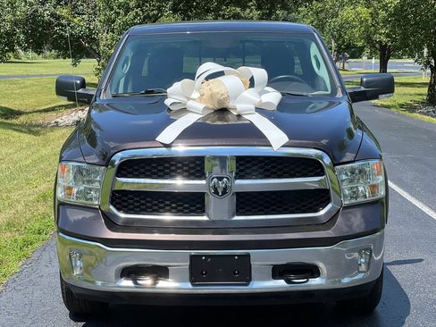 Used 2017 RAM 1500 Classic SLT w/ Luxury Group AWD/4WD image 2