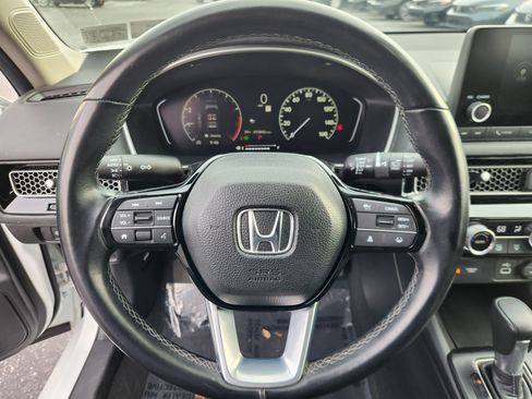 Certified 2024 Honda Civic EX-L image 9