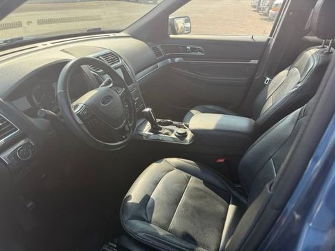 Used 2018 Ford Explorer Limited w/ Equipment Group 301A AWD/4WD image 5